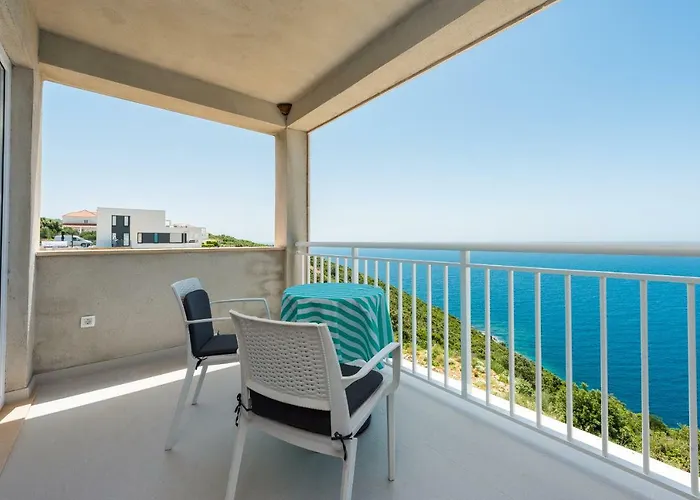 Sea Sky 아파트 챠브타트