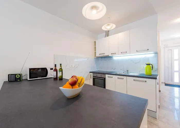 Sea Sky 아파트 챠브타트