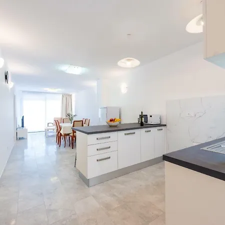 Sea Sky Apartment